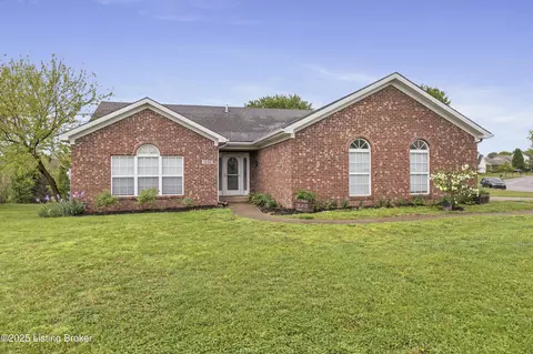 10700 Black Walnut Blvd, Louisville, KY 40229