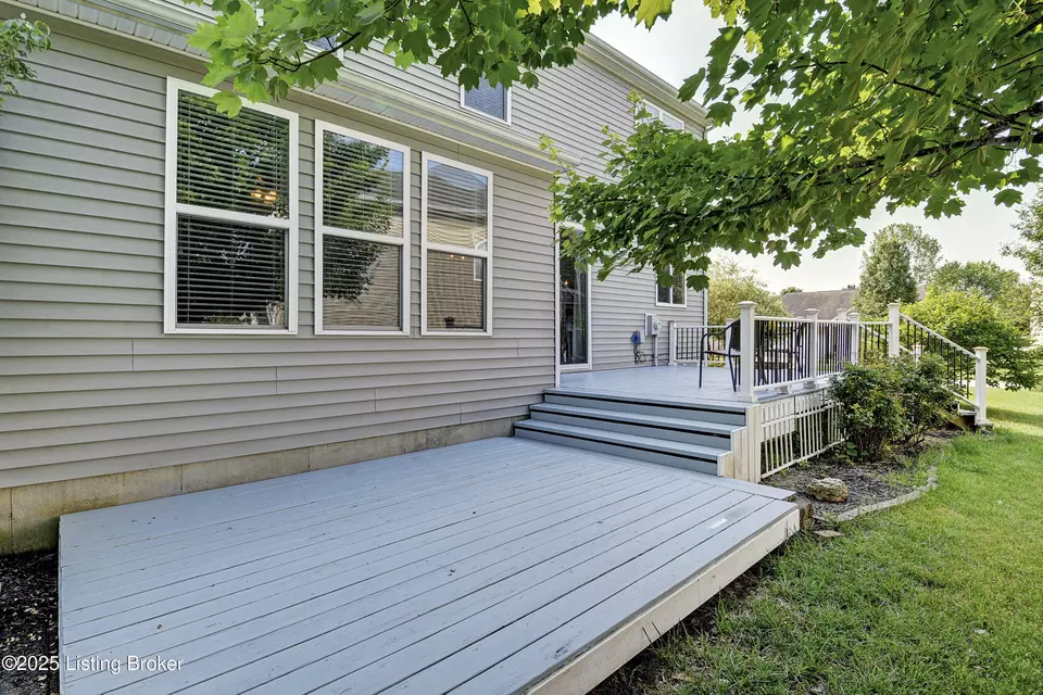 Exterior - 10014 Madder Way, Louisville, KY 40228 photo 9 of 11