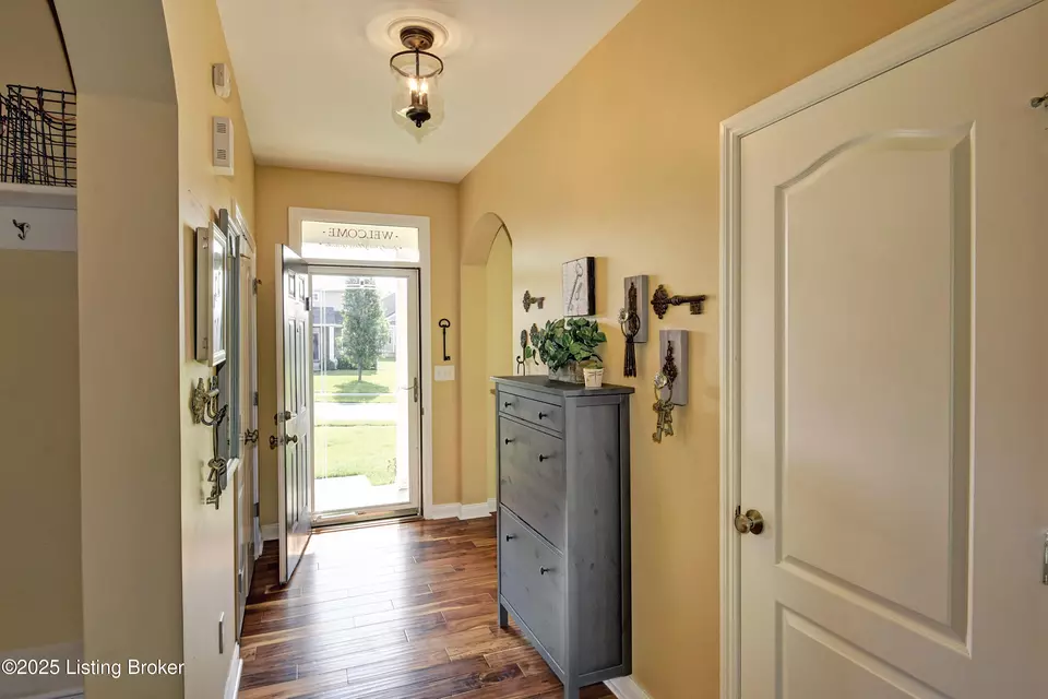 Entry Way - 10014 Madder Way, Louisville, KY 40228 photo 1 of 4