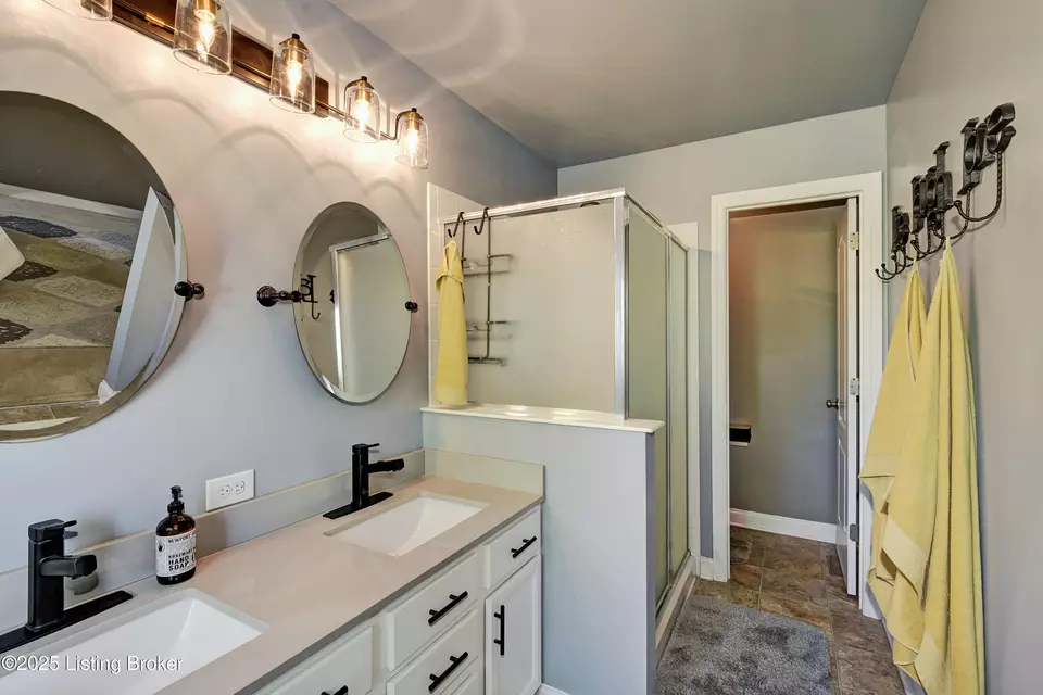 Bath - 10014 Madder Way, Louisville, KY 40228 photo 5 of 5