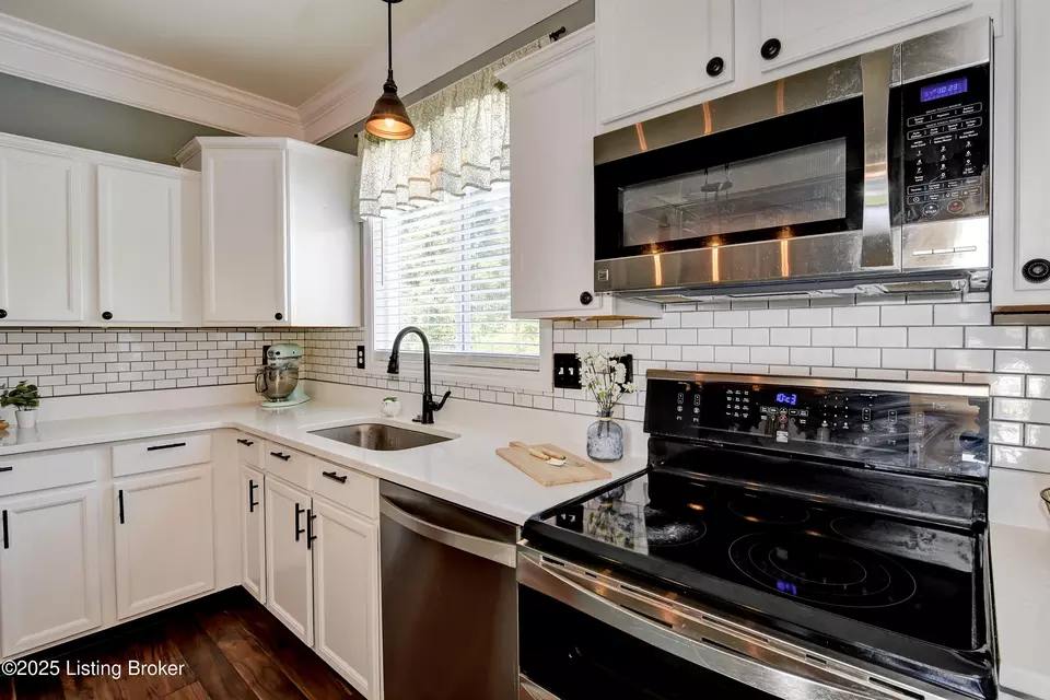 Kitchen - 10014 Madder Way, Louisville, KY 40228 photo 2 of 5