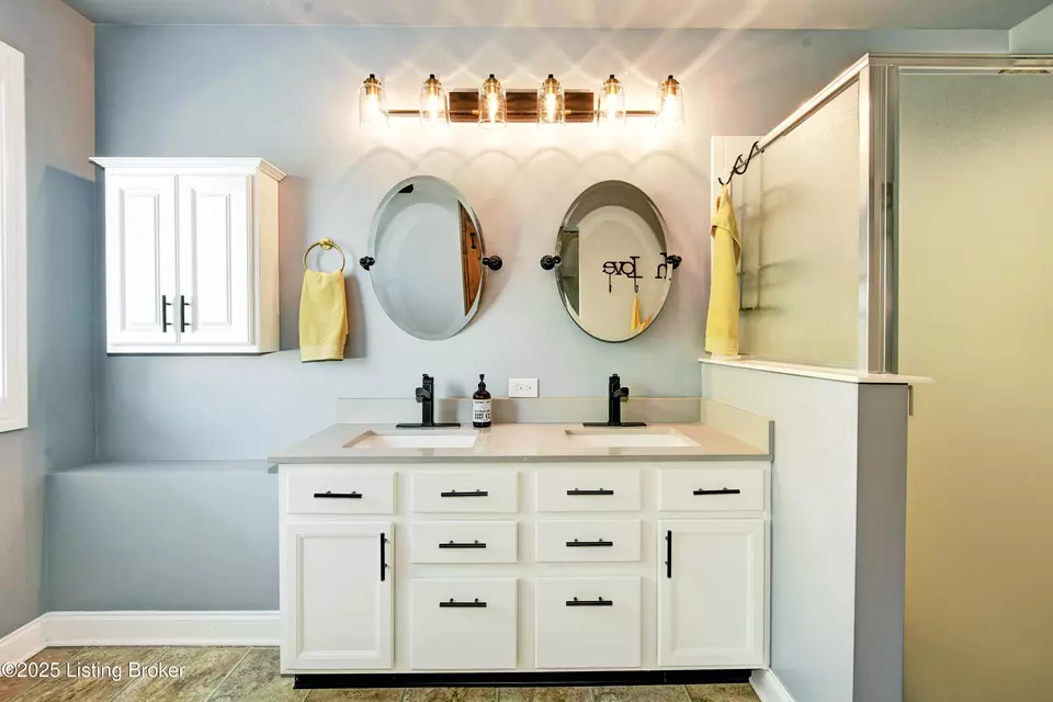 Bath - 10014 Madder Way, Louisville, KY 40228 photo 3 of 5
