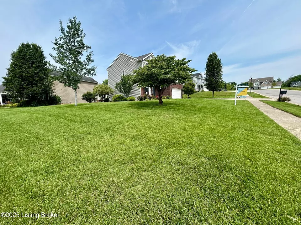 Exterior - 10014 Madder Way, Louisville, KY 40228 photo 5 of 11