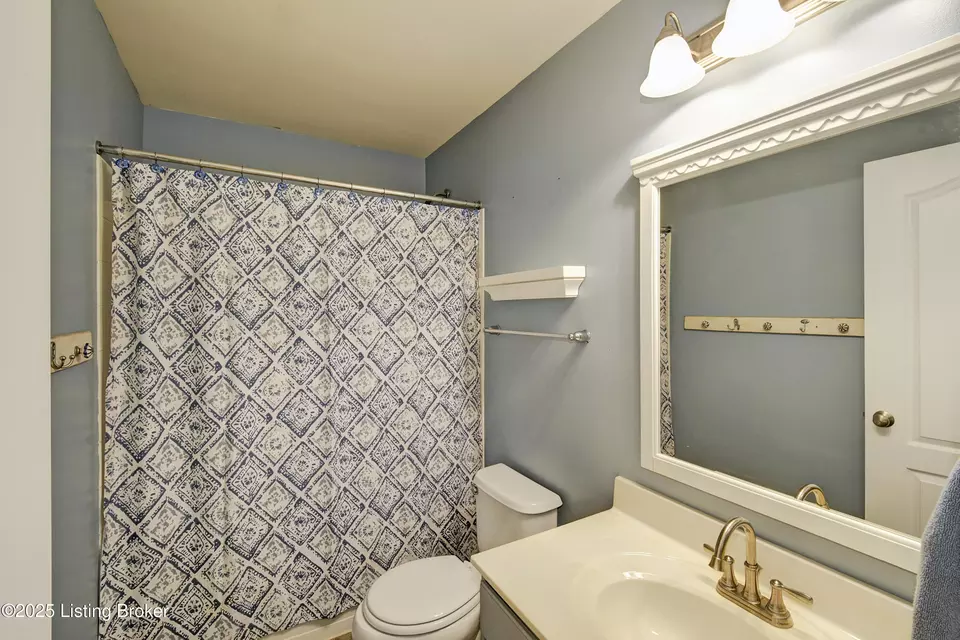Bath - 10014 Madder Way, Louisville, KY 40228 photo 2 of 5