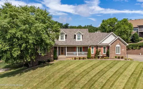 7302 Austinwood Rd, Louisville, KY 40214