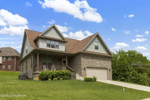 9102 Pinnacle Place Dr, Louisville, KY 40272