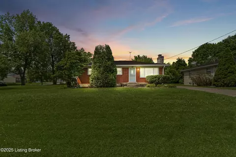 8703 Fernview Dr, Louisville, KY 40291