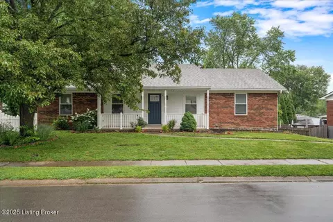 812 Castlewood Dr, New Albany, IN 47150