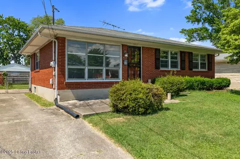 3407 Twin Oak Ln, Louisville, KY 40219