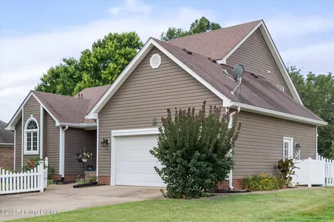 301 Stoneledge Dr, Mount Washington, KY 40047