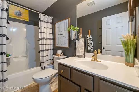 Bath - 128 Oakwood Cir, Pendleton, KY 40055 photo 1 of 3