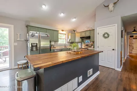 Kitchen - 128 Oakwood Cir, Pendleton, KY 40055 photo 6 of 6