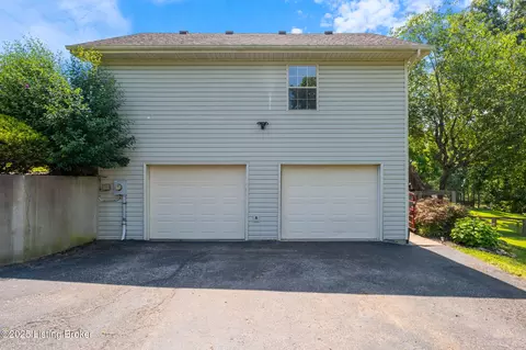Exterior - 128 Oakwood Cir, Pendleton, KY 40055 photo 5 of 17