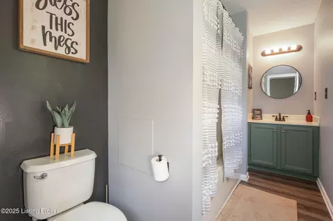 Bath - 128 Oakwood Cir, Pendleton, KY 40055 photo 3 of 3