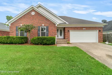 7709 Kenbrook Pl, Louisville, KY 40258