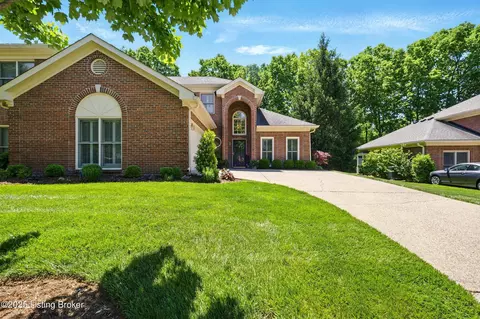 10510 Forest Garden Ln, Louisville, KY 40223