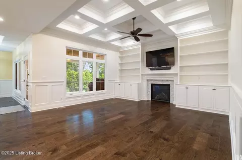 Living - 7809 Springfarm Pointe Pl, Prospect, KY 40059 photo 1 of 4