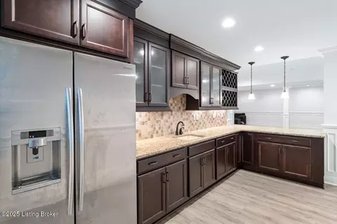 Kitchen - 7809 Springfarm Pointe Pl, Prospect, KY 40059 photo 6 of 6