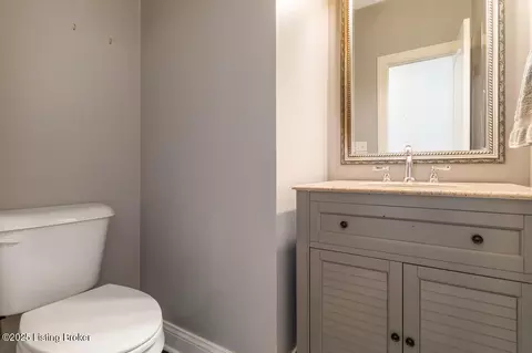 Bath - 7809 Springfarm Pointe Pl, Prospect, KY 40059 photo 6 of 10