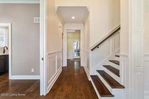 Entry Way - 7809 Springfarm Pointe Pl, Prospect, KY 40059 photo 3 of 11