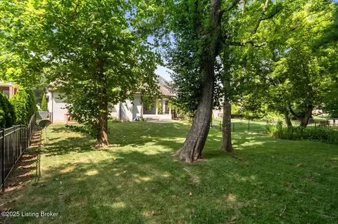 Exterior - 7809 Springfarm Pointe Pl, Prospect, KY 40059 photo 13 of 15