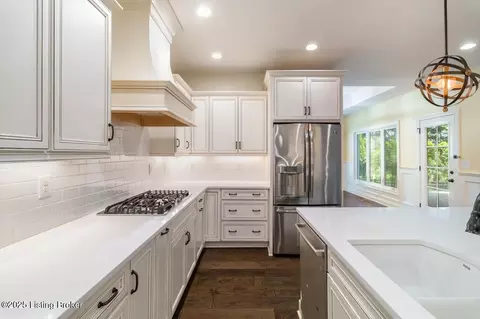 Kitchen - 7809 Springfarm Pointe Pl, Prospect, KY 40059 photo 3 of 6