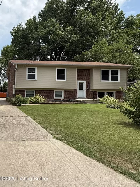 3829 Chevy Chase Rd, Louisville, KY 40218