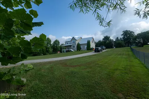 235 Flushing Meadows Dr, Rineyville, KY 40162