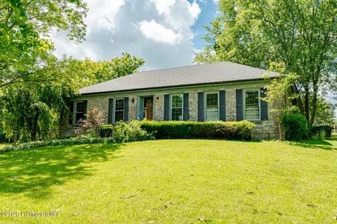 1818 Foxboro Rd, La Grange, KY 40031
