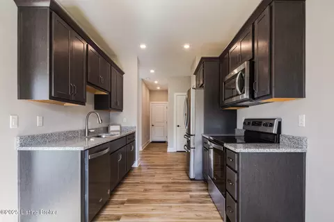Entry Way - 3035 Masters Dr, Floyds Knobs, IN 47119 photo 6 of 13