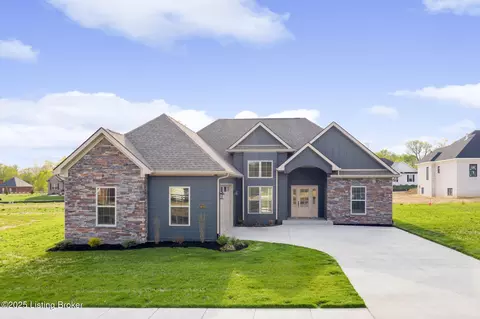 Exterior - 3035 Masters Dr, Floyds Knobs, IN 47119 photo 2 of 4