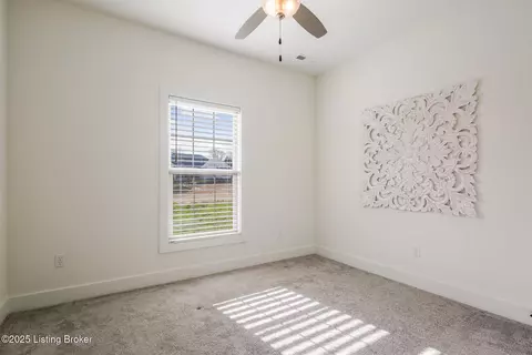Bedroom - 3035 Masters Dr, Floyds Knobs, IN 47119 photo 4 of 10