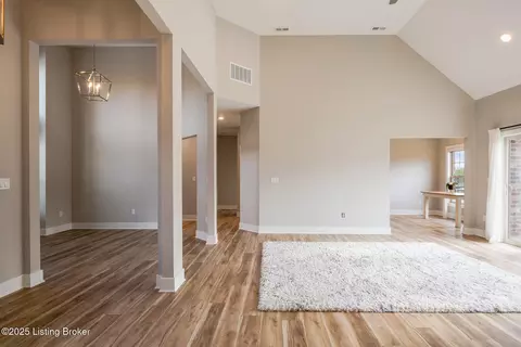 Living - 3035 Masters Dr, Floyds Knobs, IN 47119 photo 5 of 5