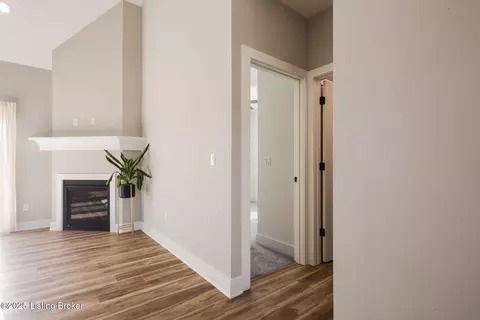 Entry Way - 3035 Masters Dr, Floyds Knobs, IN 47119 photo 13 of 13