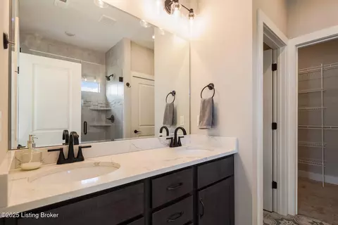 Bath - 3035 Masters Dr, Floyds Knobs, IN 47119 photo 1 of 4
