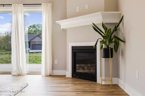 Living - 3035 Masters Dr, Floyds Knobs, IN 47119 photo 3 of 5