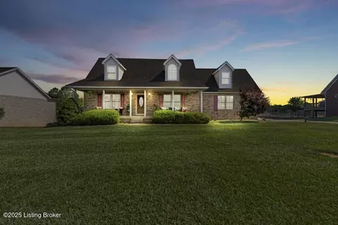 772 Meadowland Trl, Shepherdsville, KY 40165