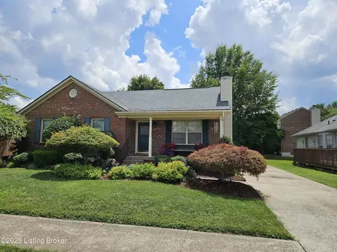 5602 Charleswood Pl, Louisville, KY 40229