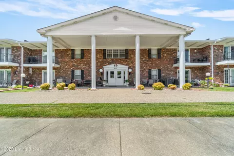 8101 Wendamoor Dr #27, Louisville, KY 40228
