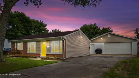 5006 Constance Dr, Louisville, KY 40272