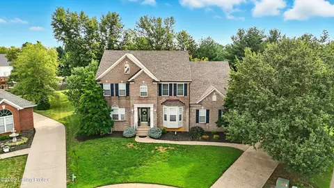 6600 Poplar Forest Ln, Louisville, KY 40291