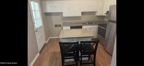 2016 Japonica Way, Louisville, KY 40242