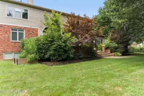 Exterior - 7404 Cedar Bluff Ct, Prospect, KY 40059 photo 11 of 20