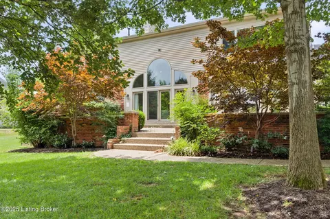 Exterior - 7404 Cedar Bluff Ct, Prospect, KY 40059 photo 12 of 20