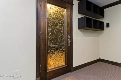 Entry Way - 7404 Cedar Bluff Ct, Prospect, KY 40059 photo 7 of 8