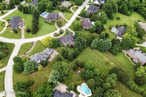 View/Area - 7404 Cedar Bluff Ct, Prospect, KY 40059 photo 5 of 11
