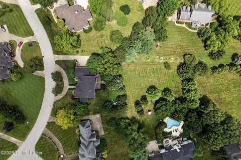 View/Area - 7404 Cedar Bluff Ct, Prospect, KY 40059 photo 4 of 11