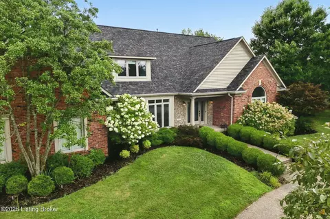 Exterior - 7404 Cedar Bluff Ct, Prospect, KY 40059 photo 2 of 20