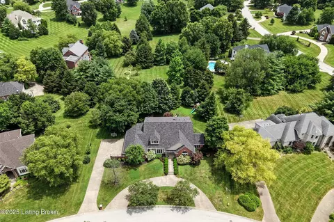 View/Area - 7404 Cedar Bluff Ct, Prospect, KY 40059 photo 2 of 11