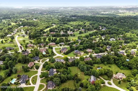 View/Area - 7404 Cedar Bluff Ct, Prospect, KY 40059 photo 7 of 11